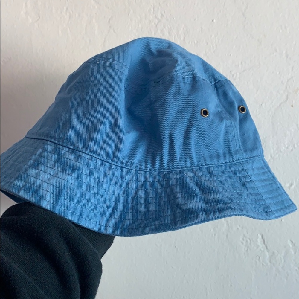 Bucket hat